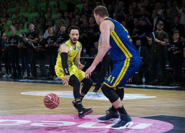 多的审视 多的审视