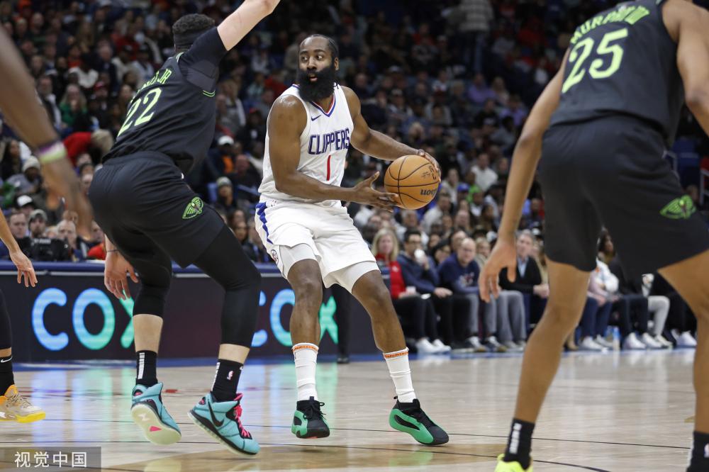 乔身披红黄 乔身披红黄